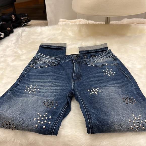 Md. Blue skinny jeans with bling size 28 - Picture 3 of 17